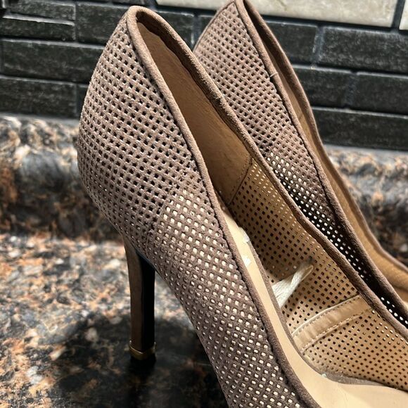 Guess Brown Suede Cutout Pointed Toe Heels Sz 10M - Picture 10 of 14